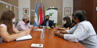 reunión por la ampliación de Red de agua, pozos y tanque